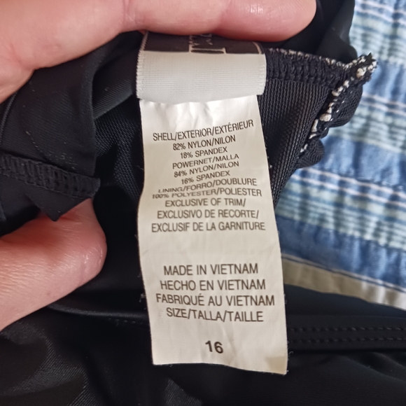 One-piece Bathing Suit - Picture 4 of 6